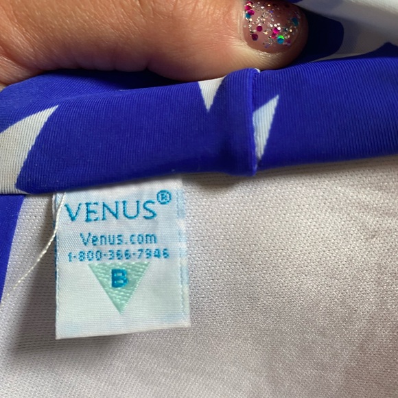 Bikini - Picture 3 of 4